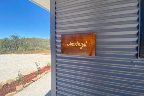Amethyst - 1 Bed With Hot Tub - Kundalini Lodge - Accommodation Fremantle 4