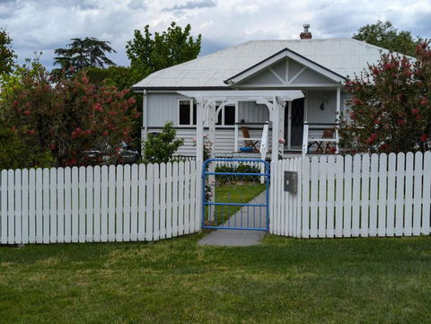Amiens Cottage. Queenslander, Charming, Central. - Accommodation Fremantle 3
