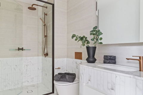 An Amazing 2BR Apt At Sapphire By The Gardens - Accommodation Fremantle 3