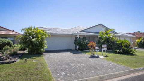 Anchorage Waterfront Unit In Yamba - Accommodation Fremantle 1
