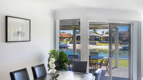 Anchorage Waterfront Unit In Yamba - Accommodation Fremantle 4