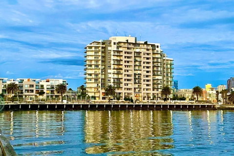 Amzing Ocean View Spacious Three Bedrooms Apartment Port Melbourne - Accommodation Fremantle 3