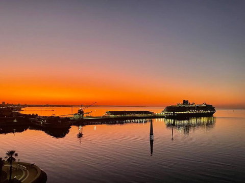 Amzing Ocean View Spacious Three Bedrooms Apartment Port Melbourne - Accommodation Fremantle 2