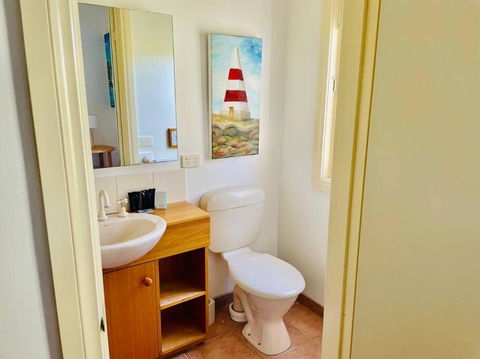 Artist Apartment Between Beach And Main - Accommodation Fremantle 4