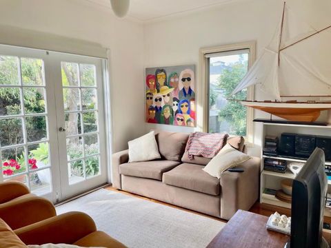 Artist Apartment Between Beach And Main - Accommodation Fremantle 0