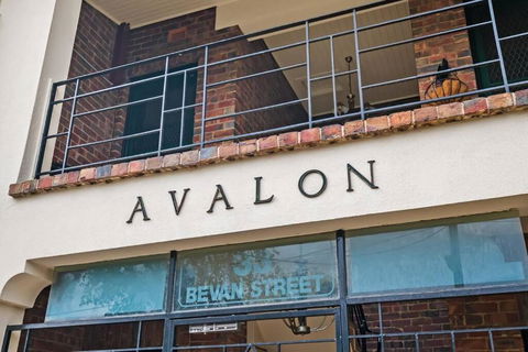 Awesome Albert Park Art Deco Gem 2 Bedroom Bevan 2 - Accommodation Fremantle 1