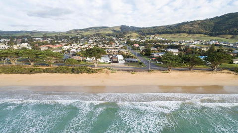 Apollo Bay Beach House - Accommodation Fremantle 1