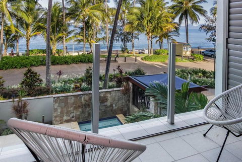 Aqua Aura - Bask In Beachfront Living - Accommodation Fremantle 3