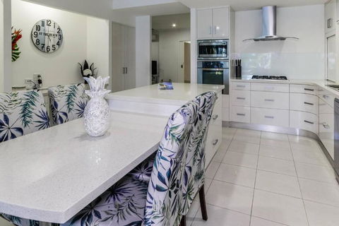Aqua Aura - Bask In Beachfront Living - Accommodation Fremantle 4