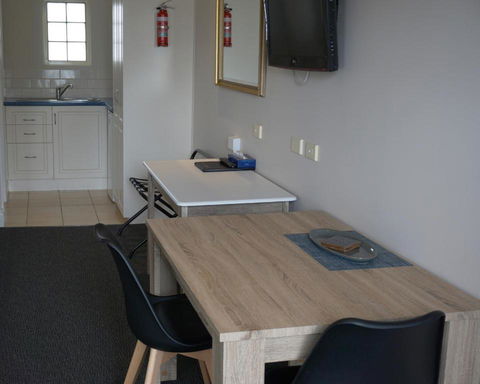 Ashmont Motel And Apartments - Accommodation Fremantle 3