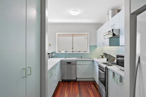 At Cylinder 1 - Accommodation Fremantle 2