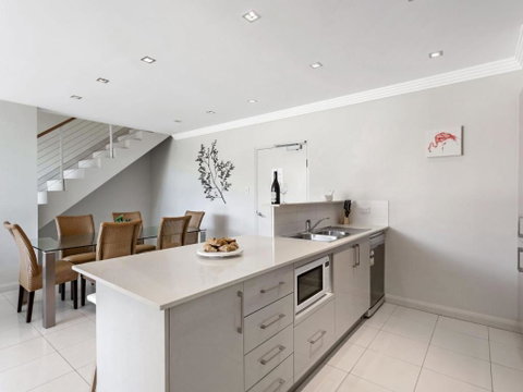 Aura Apartments Unit 13 59 Shoal Bay Road - Accommodation Fremantle 4