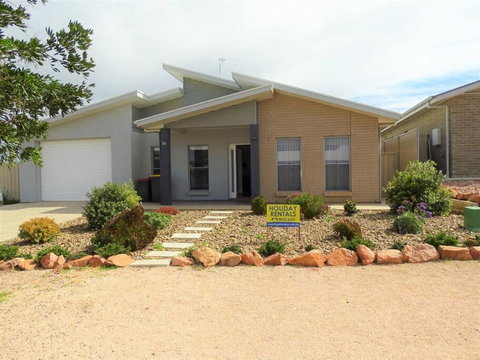 Avella House - Accommodation Fremantle 0