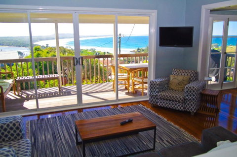 Awesome View, 4 View Street - Accommodation Fremantle 0