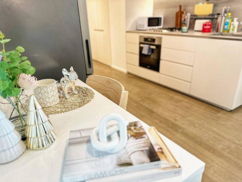 AUS 3415 - 2BR Luxurious Suite FREE PARKING Near Yarra River And Crown - Accommodation Fremantle 4