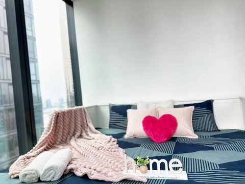 AUS 3415 - 2BR Luxurious Suite FREE PARKING Near Yarra River And Crown - Accommodation Fremantle 3