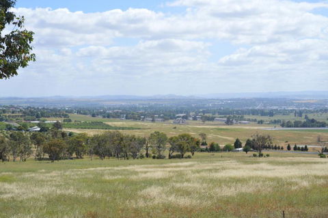 BATHURST GOLDFIELDS RESIDENCE On MOUNT PANORAMA - Accommodation Fremantle 1