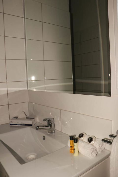 Emerald Park Motel - Accommodation Fremantle 3