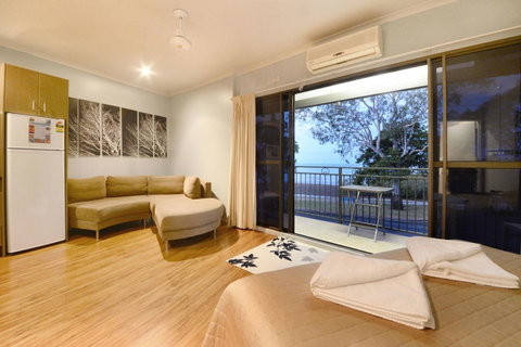 Whitsunday Waterfront Apartments - Accommodation Fremantle 2