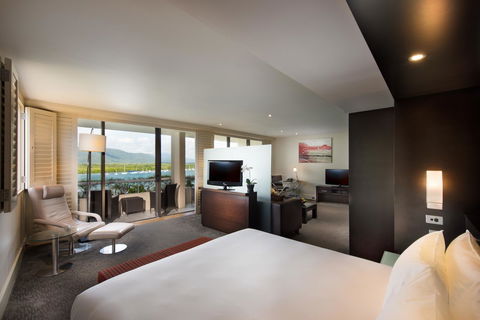 Hilton Cairns - Accommodation Fremantle 15