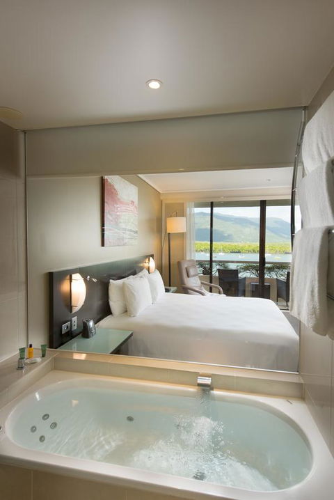 Hilton Cairns - Accommodation Fremantle 2