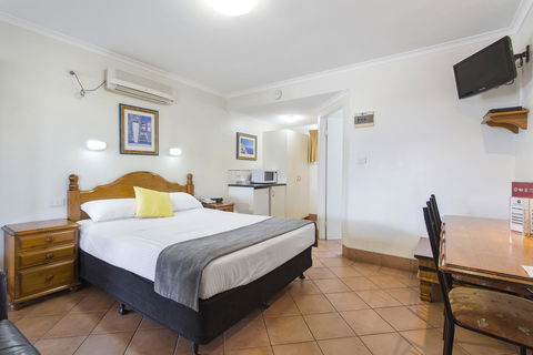 Glenmore Tavern - Accommodation Fremantle 0