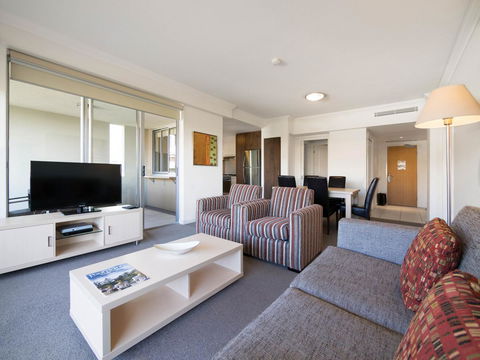 Oaks Brisbane Mews Suites - Accommodation Fremantle 3