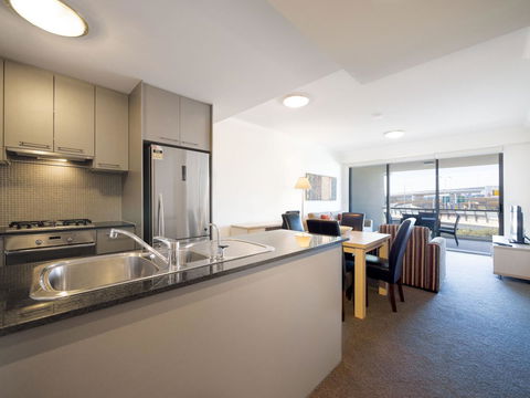 Oaks Brisbane Mews Suites - Accommodation Fremantle 6