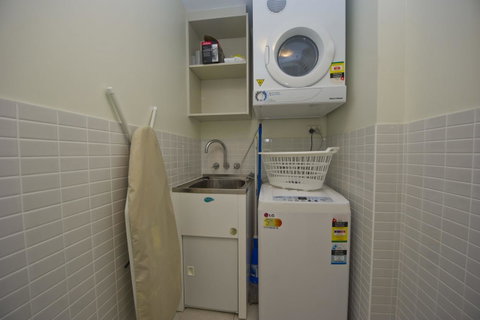 Blue On Blue Apartment 933 - Accommodation Fremantle 6