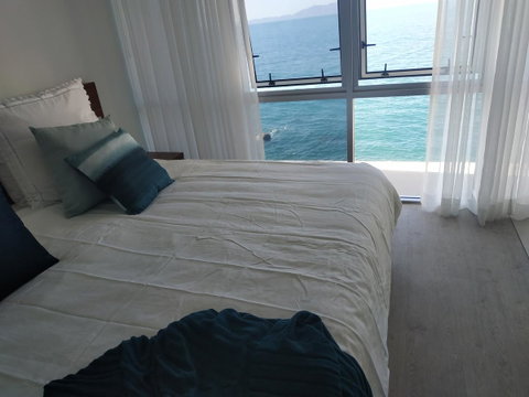 Best At Bright Point Absolute Waterfront Apartment - Accommodation Fremantle 10