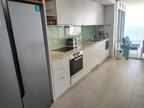 Best At Bright Point Absolute Waterfront Apartment - Accommodation Fremantle 11