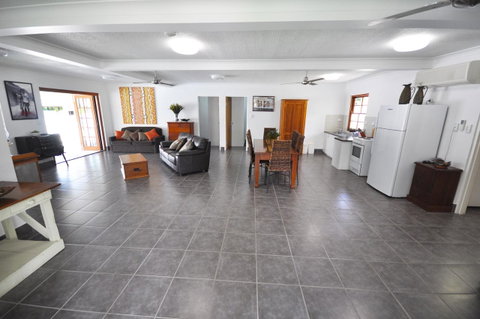 Island Adventure Holiday House - Accommodation Fremantle 4