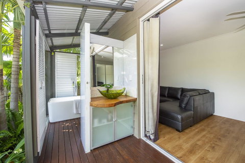 Whispering Palms - Accommodation Fremantle 7