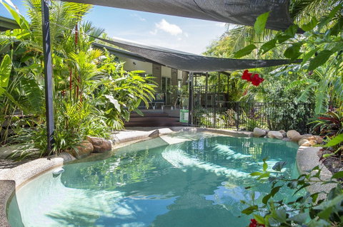 Whispering Palms - Accommodation Fremantle 3
