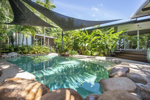 Whispering Palms - Accommodation Fremantle 2