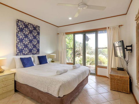 Claytons 1 By Discover Stradbroke - Accommodation Fremantle 4