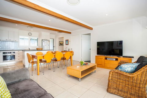 Seychelles Up - Accommodation Fremantle 17