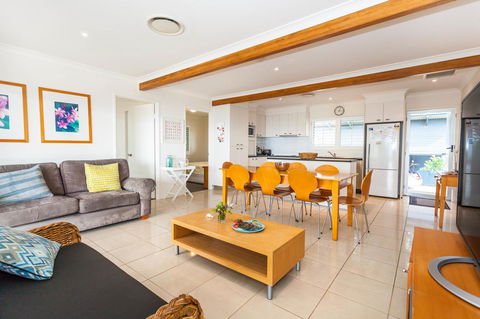 Seychelles Up - Accommodation Fremantle 15