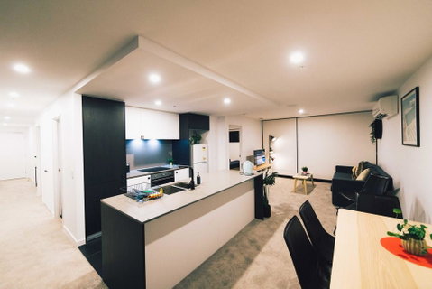 Mid Night Apartment Canberra City Onsite Parking - Accommodation Fremantle 1