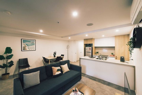 Mid Night Apartment Canberra City Onsite Parking - Accommodation Fremantle 3