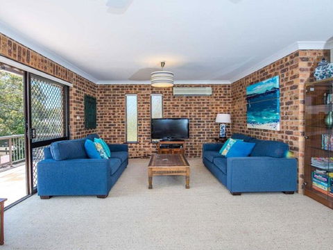 'COLUMBIA VIEWS', 2/9 COLUMBIA CLOSE - AIRCON, WIFI, NETFLIX, VIEWS & BOAT PARKING - Accommodation Fremantle 3