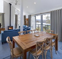 'Matilda' - Spacious  centrally located with great lake views - Accommodation Fremantle