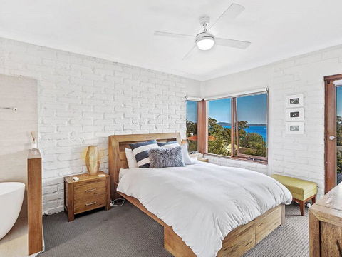 'Nunkeri', 5 Kerrie Close - Stunning House With Fabulous Views, Linen, WIFI & Air Conditioning - Accommodation Fremantle 1