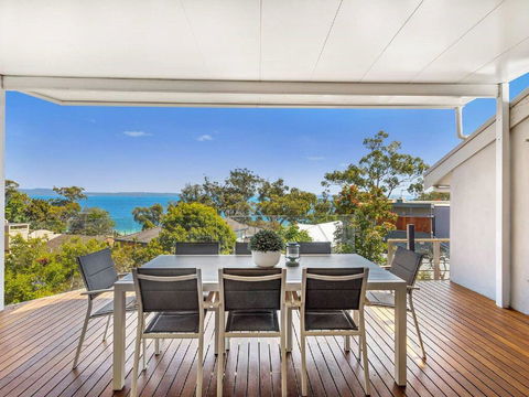 'Nunkeri', 5 Kerrie Close - Stunning House With Fabulous Views, Linen, WIFI & Air Conditioning - Accommodation Fremantle 0
