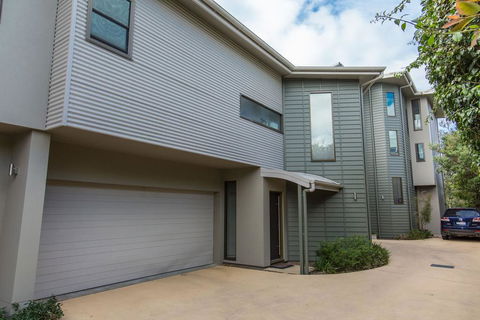 'Rolling Waves 2' On Ocean Drive - Accommodation Fremantle 1