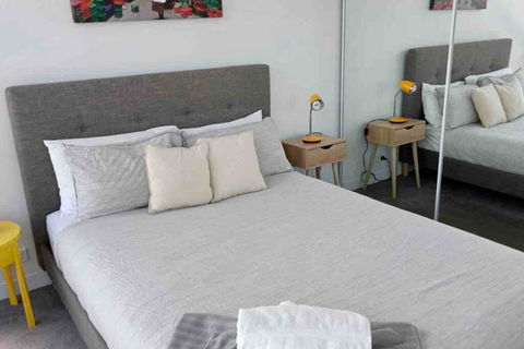 , Elsternwick, Impressive 2bed:carspot:15mins To CBD - Accommodation Fremantle 1