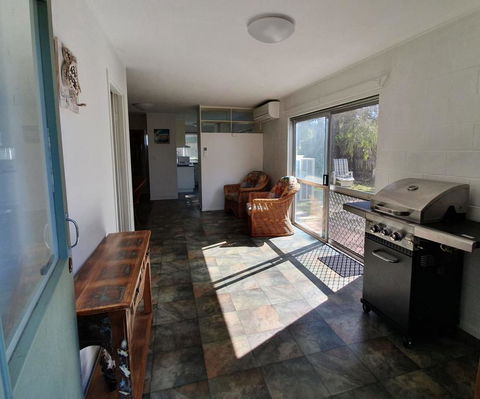 1 Spectrum Street, Rainbow Beach- Close To Shops And Main Beach - Accommodation Fremantle 1