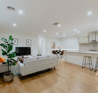 118 Refreshing 3BR Werribee Family House - Accommodation Fremantle