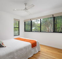 12 Naiad Court- Pool sleeps 8 close to beach - Accommodation Fremantle