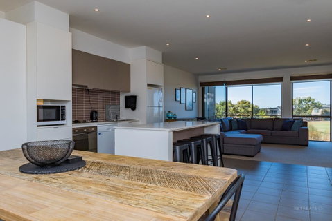 13 Shore Place - Accommodation Fremantle 2